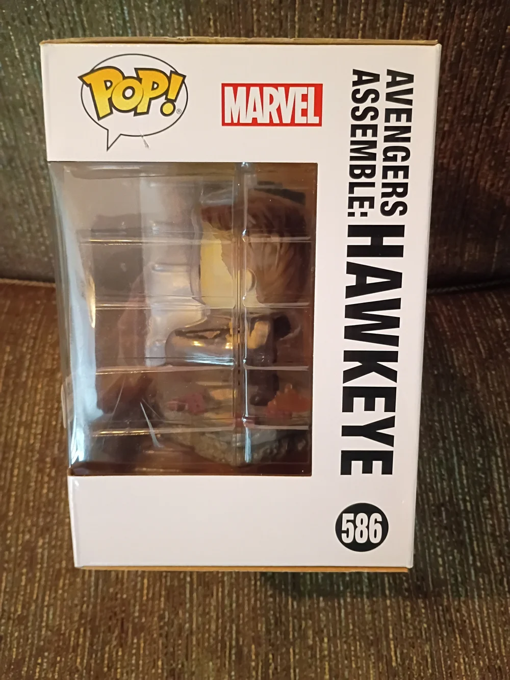 Funko Pop! Marvel Avengers Assemble Hawkeye Deluxe Figure 586 Bobble Head Amazon - Picture 2 of 4
